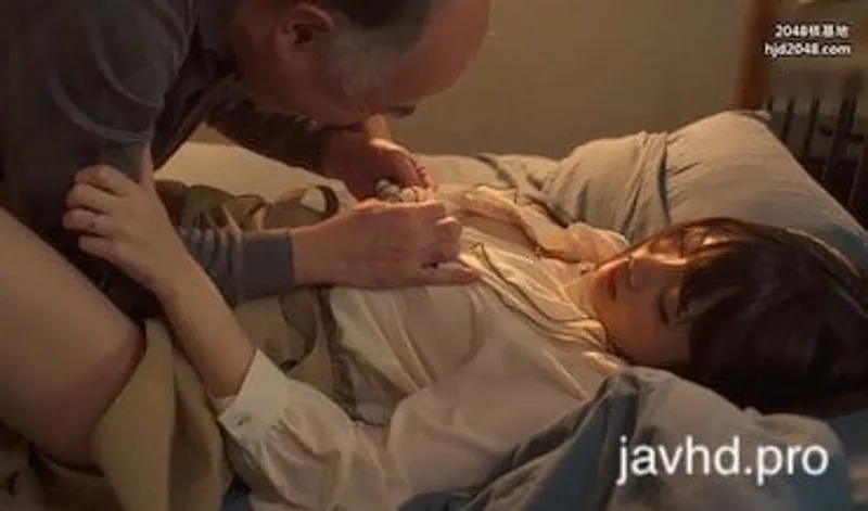 ông xã đi vắng người vợ bị lão già gần nhà hiếp suzu harumiya